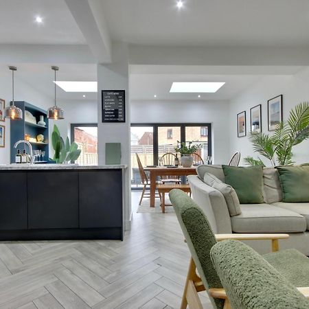 Clover Lodge Portsmouth Luxury Home With Off Road Free Parking 외부 사진